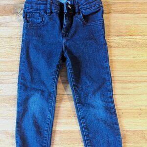 Gap Jeans in Size 5 - Great condition; fun navy buttons